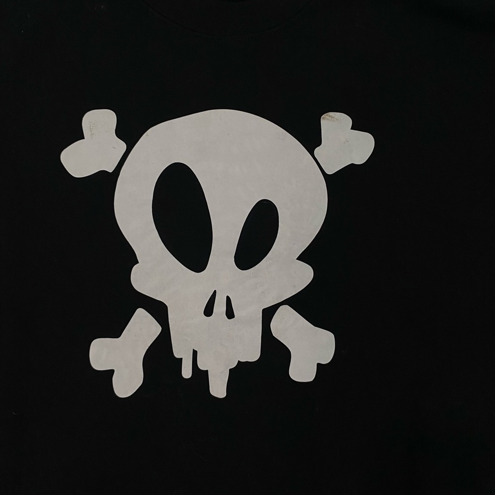 black and white skull sweatshirt